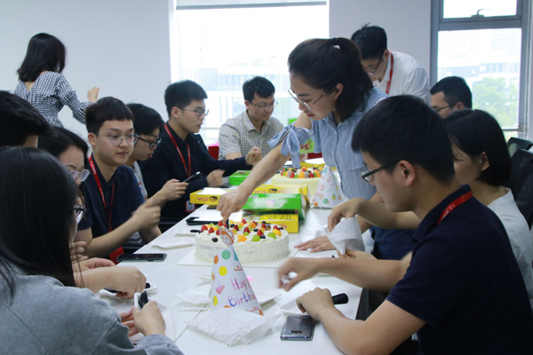 聯(lián)測(cè)5月員工生日會(huì)：奮斗的路上,感謝你的出席